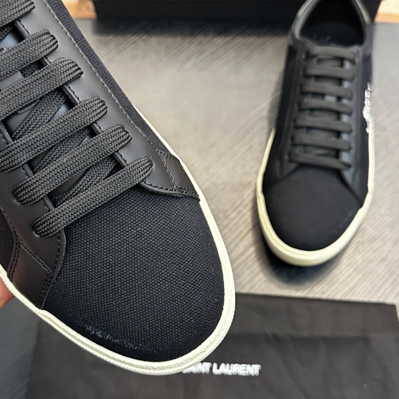 Tênis Cano Baixo Yves Saint Laurent Preto
